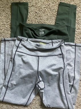 tek gear Misses Performance Leggings in Gray and Olive. 7/8” length